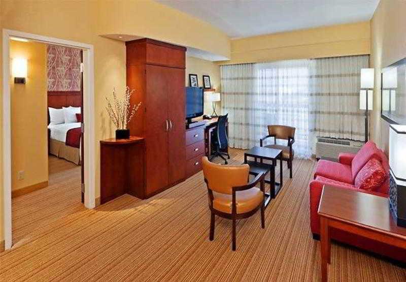 Courtyard By Marriott Tulsa Woodland Hills Hotel Eksteriør billede