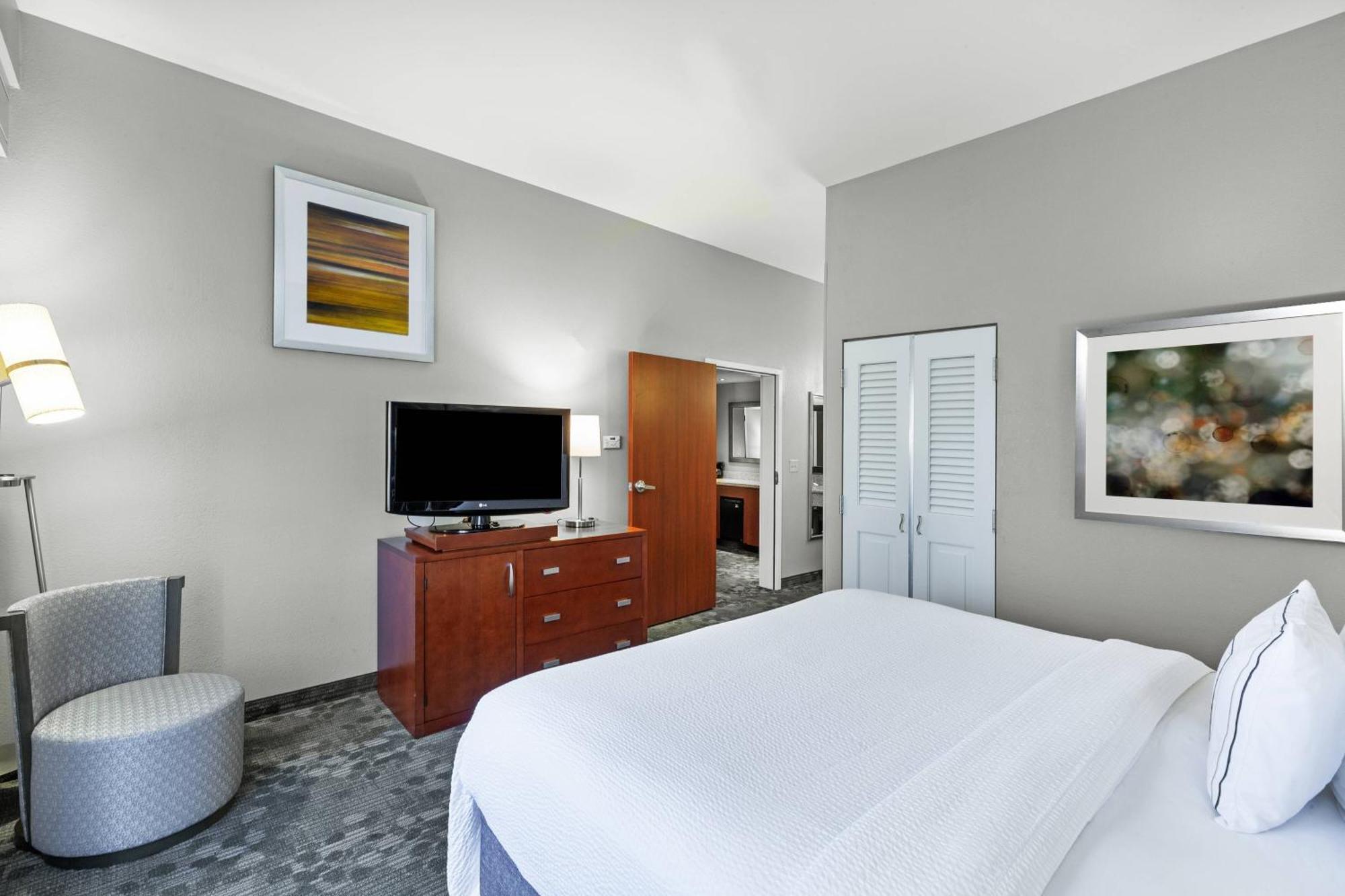 Courtyard By Marriott Tulsa Woodland Hills Hotel Eksteriør billede