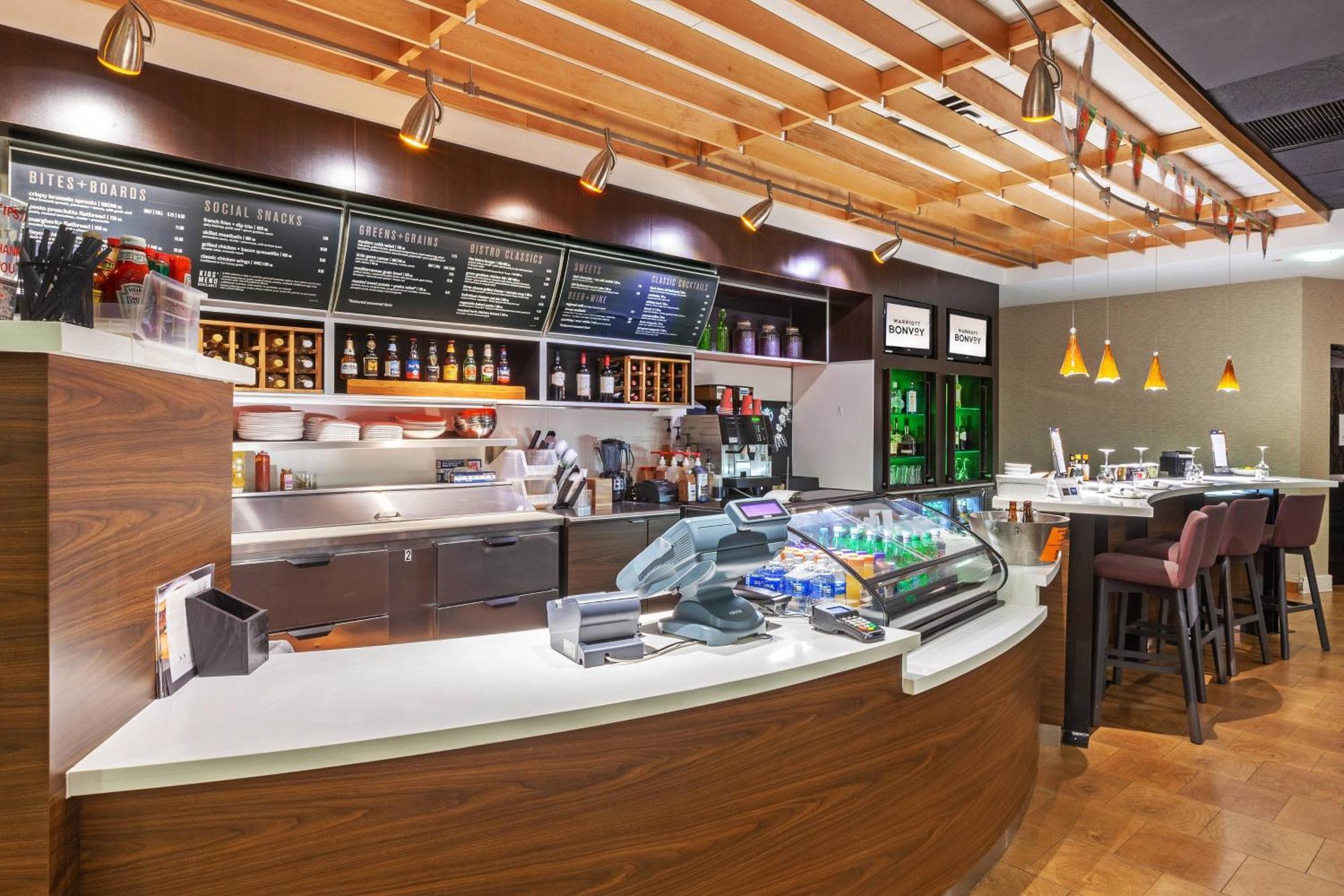 Courtyard By Marriott Tulsa Woodland Hills Hotel Eksteriør billede