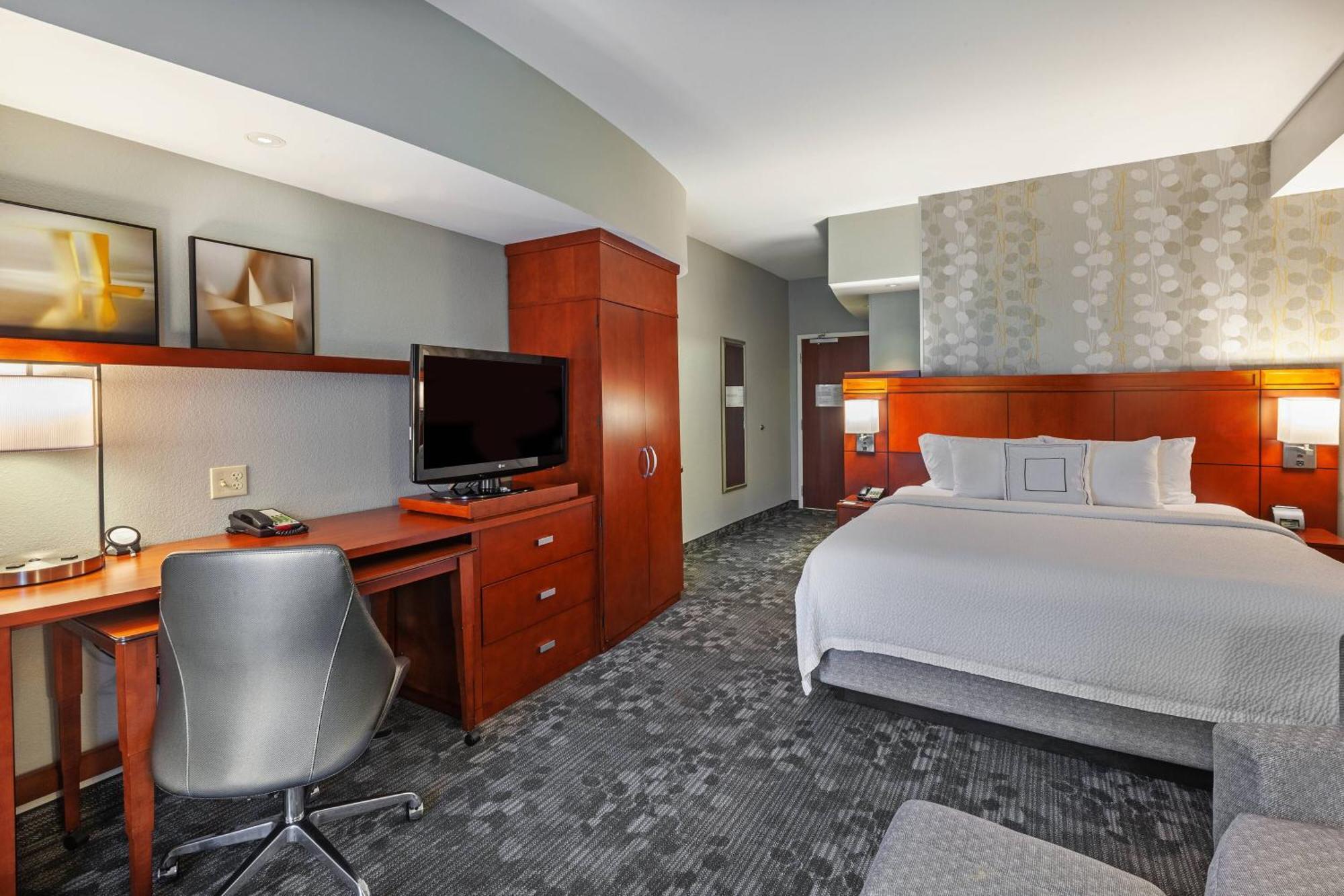 Courtyard By Marriott Tulsa Woodland Hills Hotel Eksteriør billede