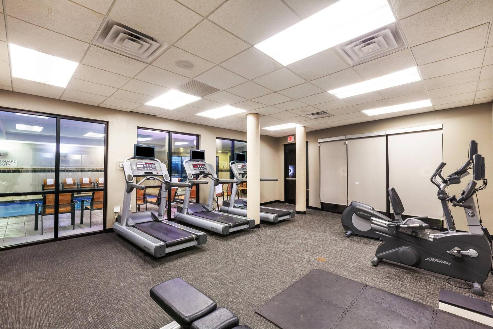 Courtyard By Marriott Tulsa Woodland Hills Hotel Eksteriør billede