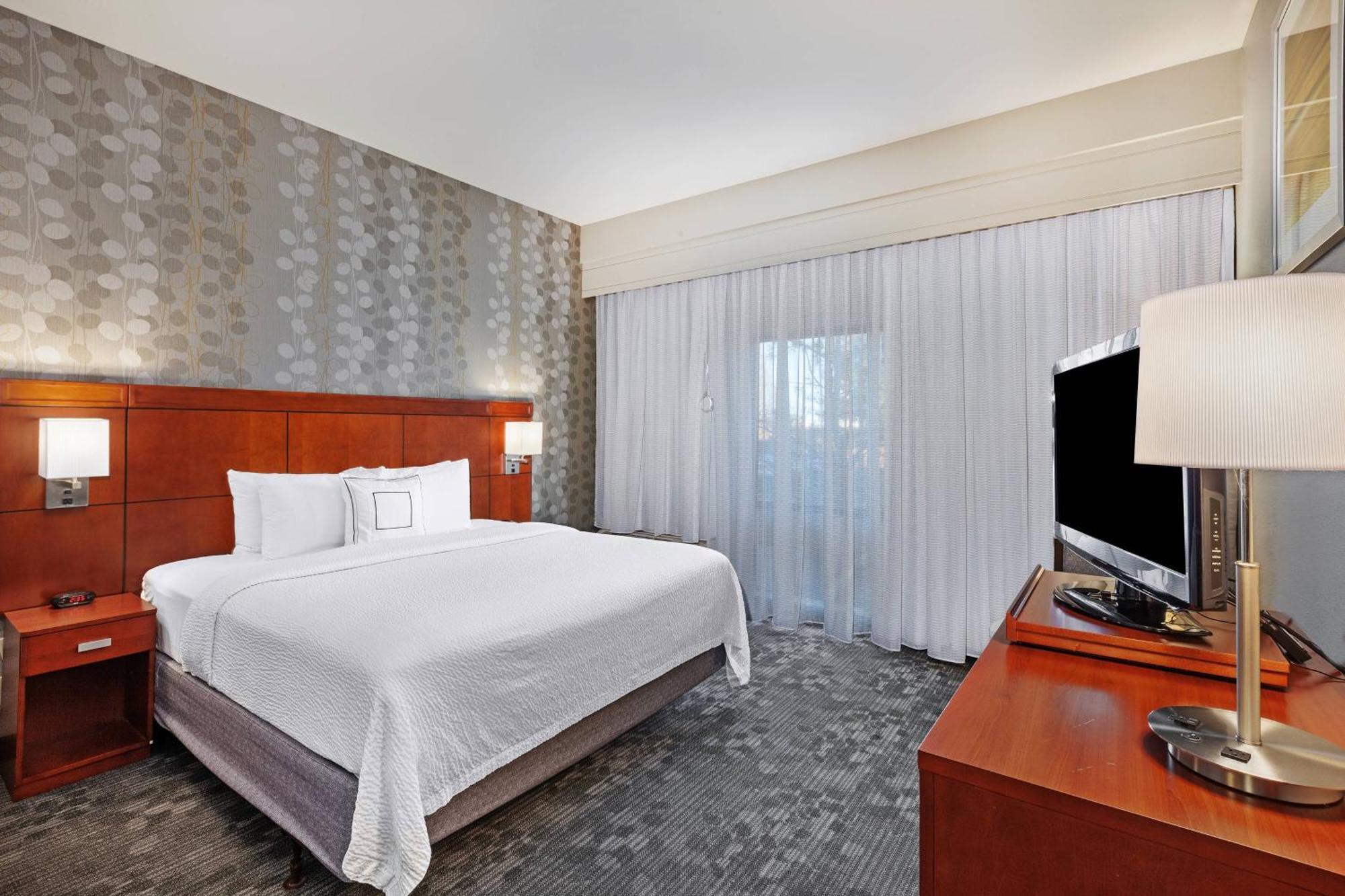 Courtyard By Marriott Tulsa Woodland Hills Hotel Eksteriør billede