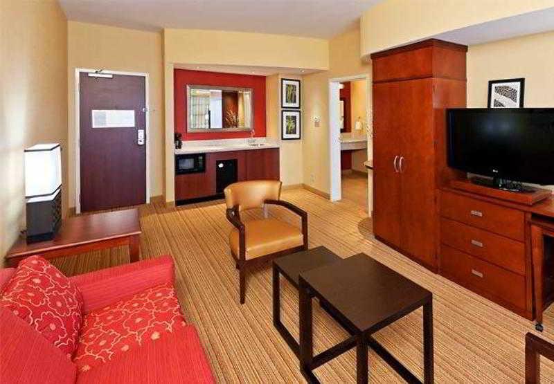 Courtyard By Marriott Tulsa Woodland Hills Hotel Eksteriør billede